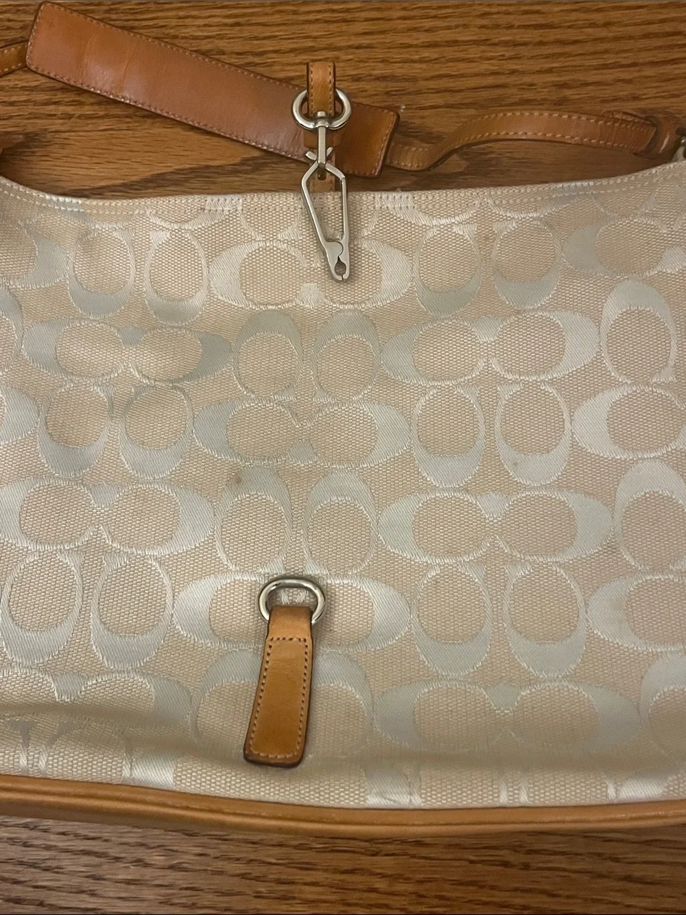 Coach Hamptons Signature Clip Hobo Bag 6091 Fair condition